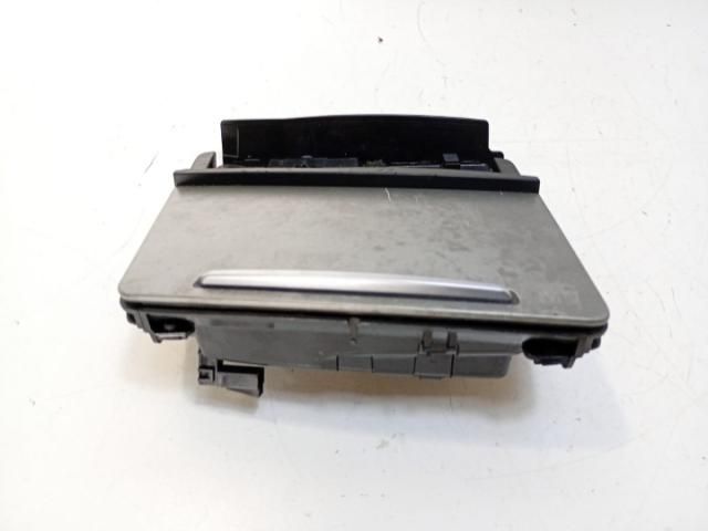 bontott AUDI A6 C6 Első Hamutartó