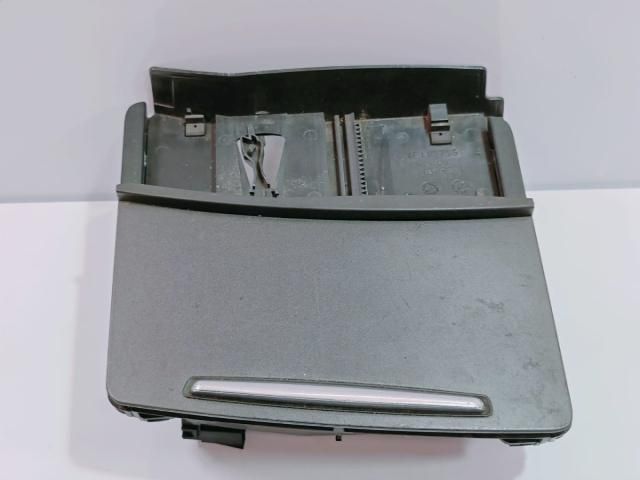 bontott AUDI A6 C6 Első Hamutartó