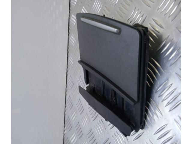 bontott AUDI A6 C6 Első Hamutartó