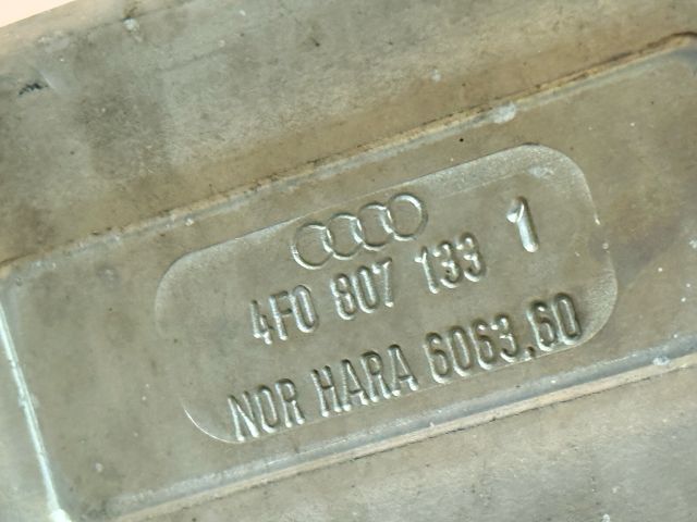 bontott AUDI A6 C6 Első Lökhárító Merevítő (Fém)