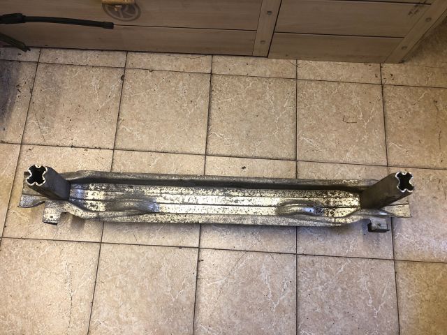 bontott AUDI A6 C6 Első Lökhárító Merevítő (Fém)