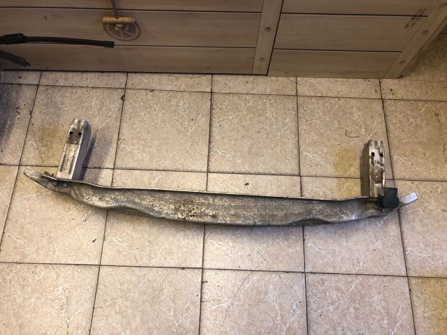 bontott AUDI A6 C6 Első Lökhárító Merevítő (Fém)