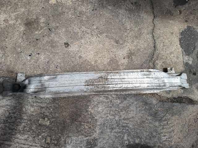 bontott AUDI A6 C6 Első Lökhárító Merevítő (Fém)