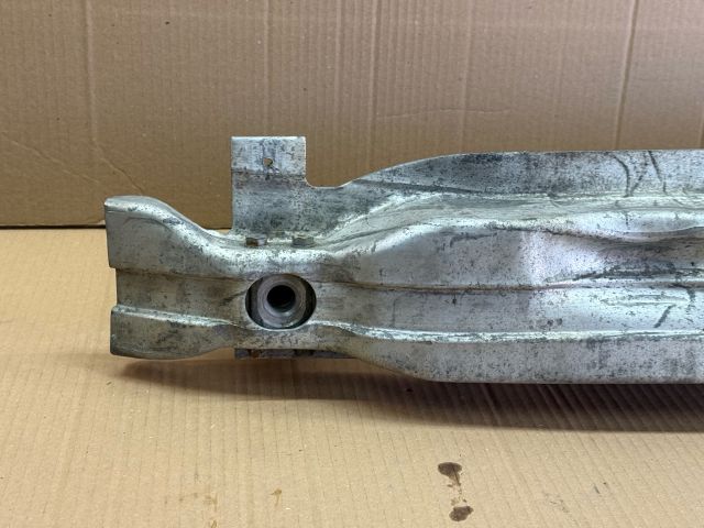 bontott AUDI A6 C6 Első Lökhárító Merevítő (Fém)