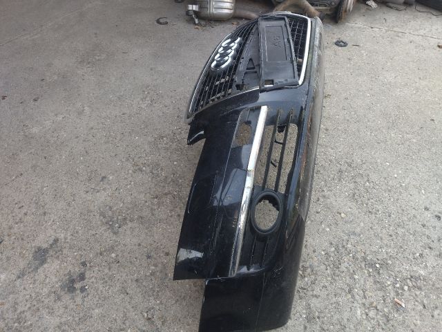 bontott AUDI A6 C6 Első Lökhárító (Részeivel)