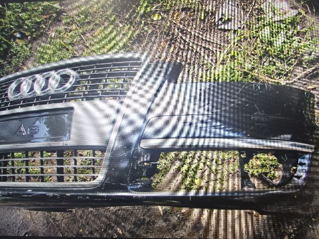 bontott AUDI A6 C6 Első Lökhárító (Részeivel)