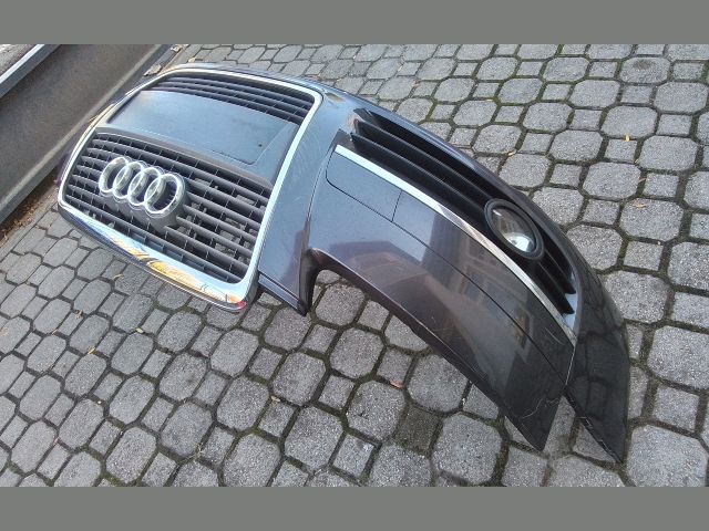 bontott AUDI A6 C6 Első Lökhárító (Részeivel)