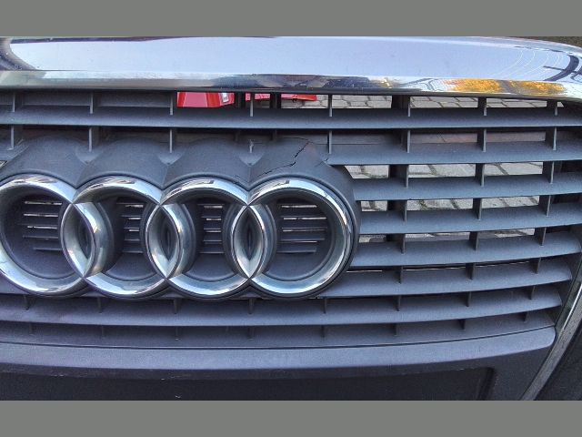 bontott AUDI A6 C6 Első Lökhárító (Részeivel)