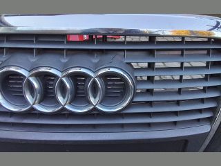 bontott AUDI A6 C6 Első Lökhárító (Részeivel)