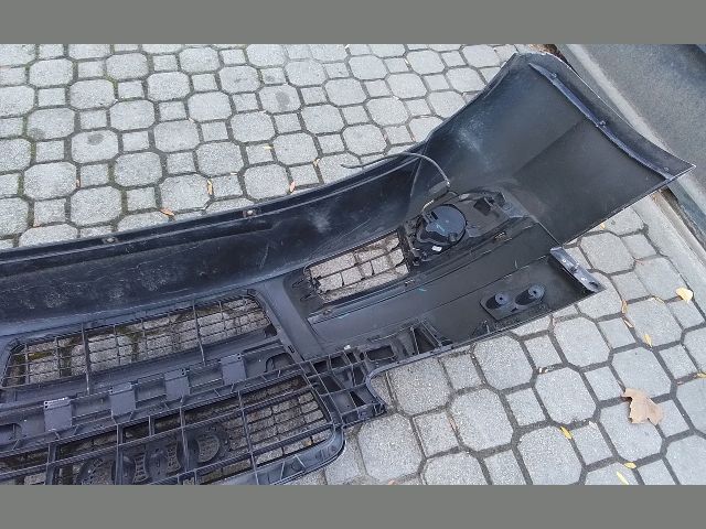 bontott AUDI A6 C6 Első Lökhárító (Részeivel)