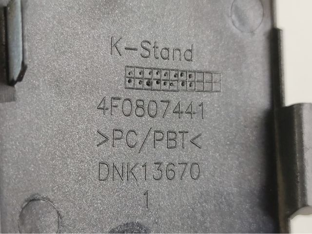 bontott AUDI A6 C6 Első Vonószem Burkolat