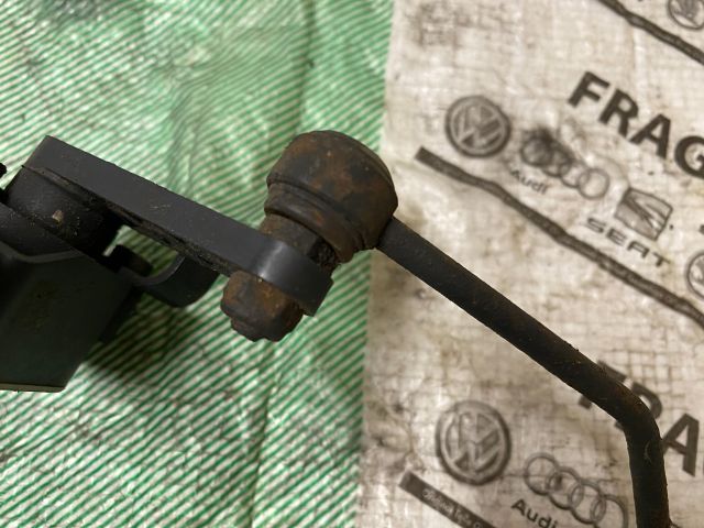 bontott AUDI A6 C6 Első Xenon Szintszabályzó Jeladó