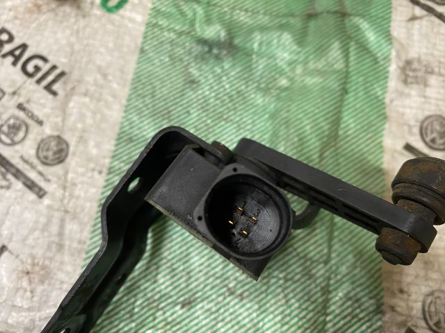 bontott AUDI A6 C6 Első Xenon Szintszabályzó Jeladó