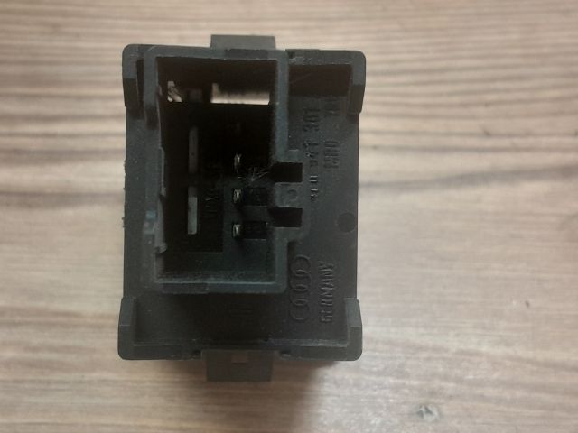 bontott AUDI A6 C6 Fényszórómagasság Állító Kapcsoló