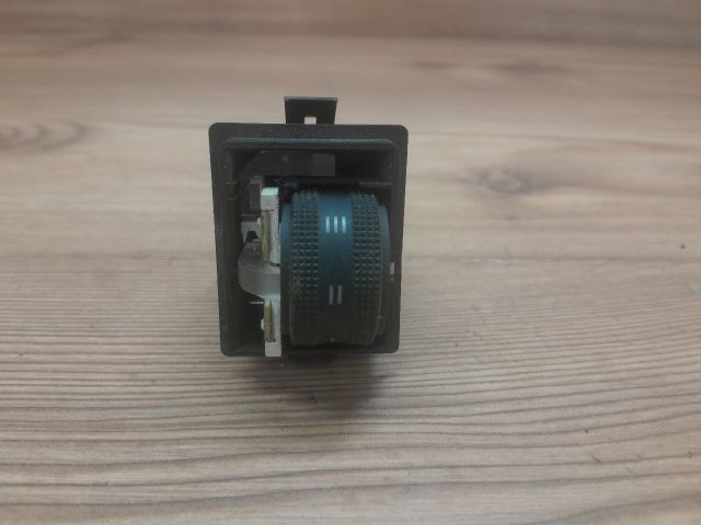 bontott AUDI A6 C6 Fényszórómagasság Állító Kapcsoló