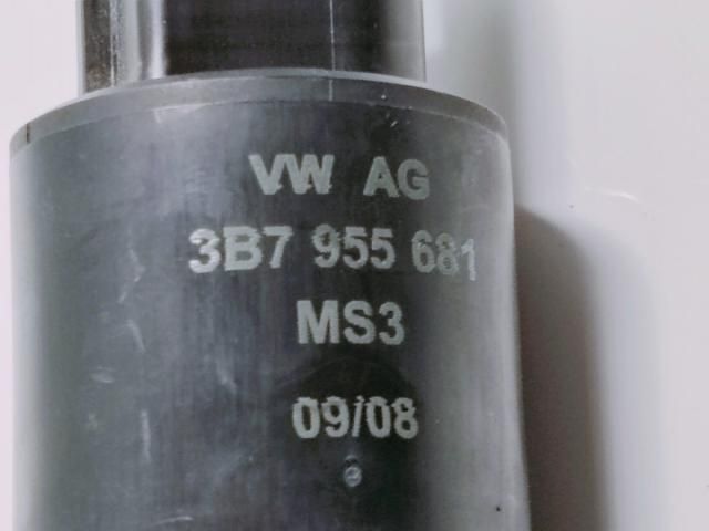 bontott AUDI A6 C6 Fényszórómosó Szivattyú