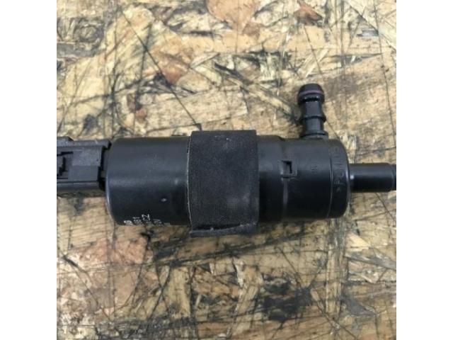 bontott AUDI A6 C6 Fényszórómosó Szivattyú