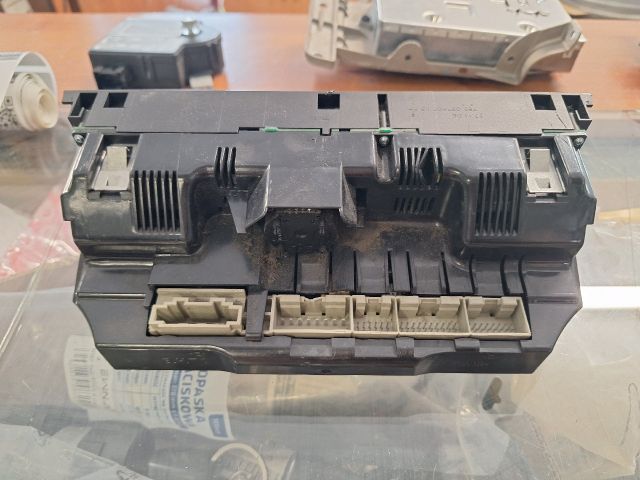 bontott AUDI A6 C6 Fűtéskapcsoló (digit klímás)