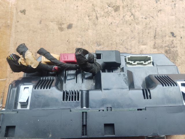 bontott AUDI A6 C6 Fűtéskapcsoló (digit klímás)