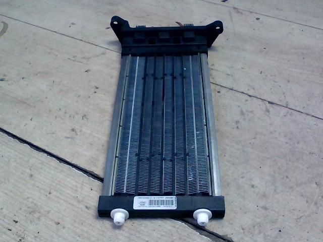 bontott AUDI A6 C6 Fűtőradiátor (Elektromos)