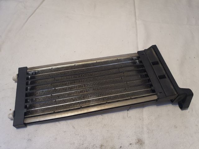 bontott AUDI A6 C6 Fűtőradiátor (Elektromos)