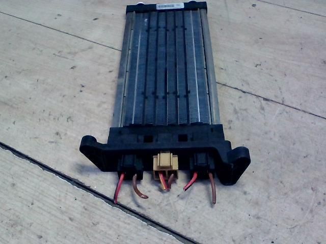 bontott AUDI A6 C6 Fűtőradiátor (Elektromos)