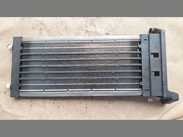 bontott AUDI A6 C6 Fűtőradiátor (Elektromos)