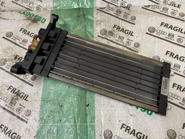 bontott AUDI A6 C6 Fűtőradiátor (Elektromos)