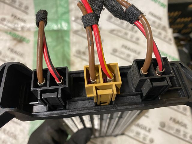 bontott AUDI A6 C6 Fűtőradiátor (Elektromos)