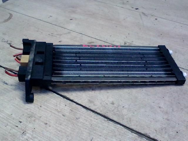 bontott AUDI A6 C6 Fűtőradiátor (Elektromos)