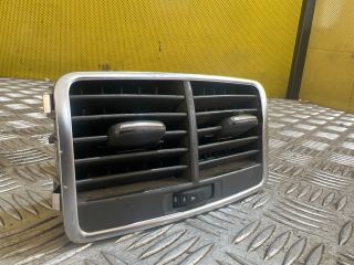 bontott AUDI A6 C6 Hátsó középső Szellőző