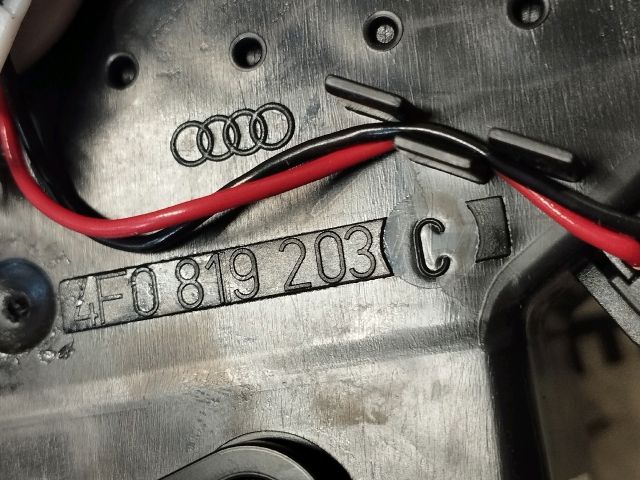 bontott AUDI A6 C6 Hátsó középső Szellőző