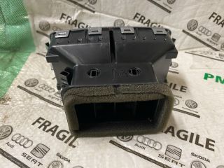 bontott AUDI A6 C6 Hátsó középső Szellőző