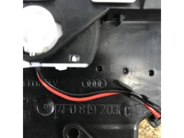 bontott AUDI A6 C6 Hátsó középső Szellőző