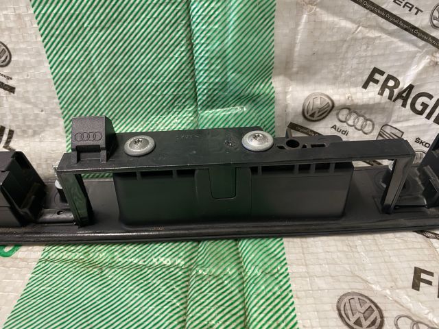 bontott AUDI A6 C6 Hátsó Rendszámtábla Világítás