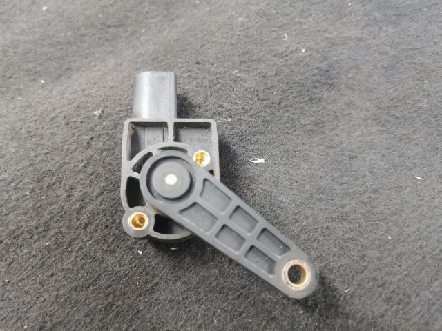 bontott AUDI A6 C6 Hátsó Xenon Szintszabályzó Jeladó