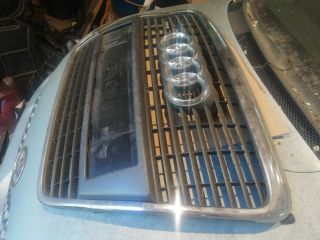 bontott AUDI A6 C6 Hűtőrács