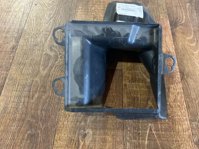 bontott AUDI A6 C6 Intercooler Légterelő