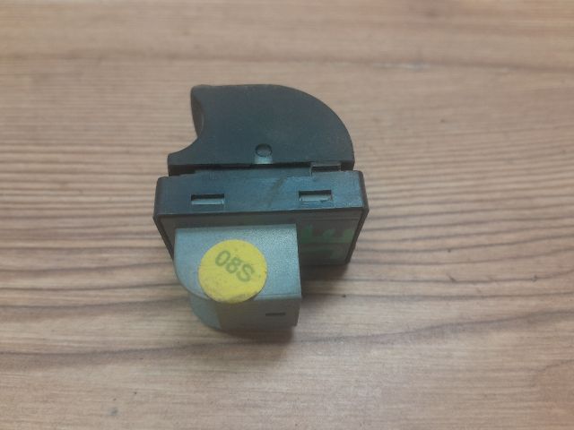 bontott AUDI A6 C6 Jobb első Ablakemelő Kapcsoló