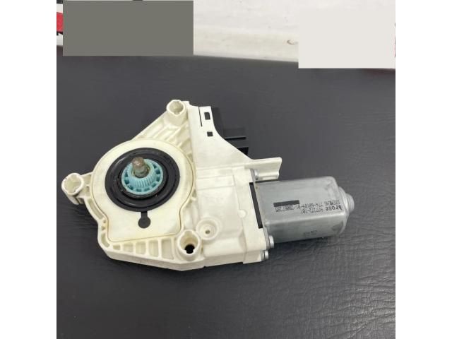 bontott AUDI A6 C6 Jobb első Ablakemelő Motor