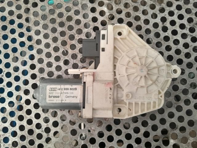 bontott AUDI A6 C6 Jobb első Ablakemelő Motor