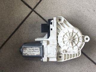 bontott AUDI A6 C6 Jobb első Ablakemelő Motor
