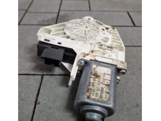 bontott AUDI A6 C6 Jobb első Ablakemelő Motor