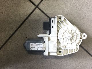 bontott AUDI A6 C6 Jobb első Ablakemelő Motor