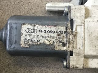 bontott AUDI A6 C6 Jobb első Ablakemelő Motor