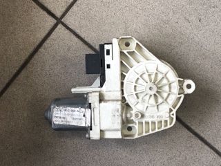 bontott AUDI A6 C6 Jobb első Ablakemelő Motor