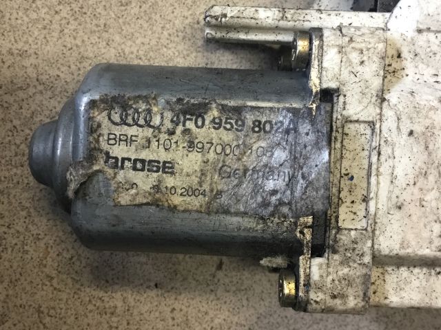 bontott AUDI A6 C6 Jobb első Ablakemelő Motor