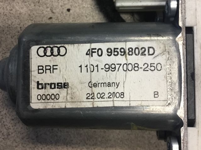 bontott AUDI A6 C6 Jobb első Ablakemelő Motor