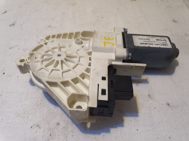 bontott AUDI A6 C6 Jobb első Ablakemelő Motor