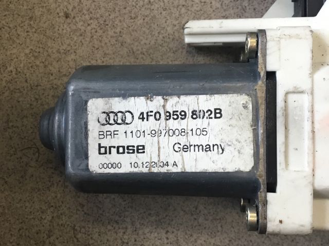 bontott AUDI A6 C6 Jobb első Ablakemelő Motor